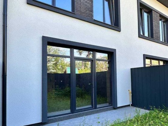 Кутовий таунхаус з газом - 4 кімнати + мансарда - 30м2. Самий центр! Ирпень