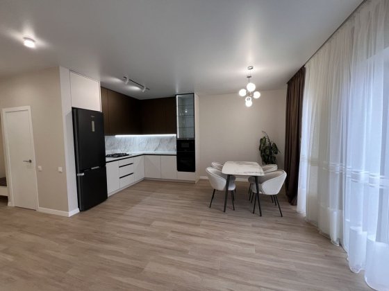 Котедж на два поверхи з ремонтом! Продаж від власника! Ровно