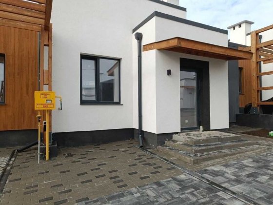 +Кутовий котедж на Щасливому — ваш новий дім! Ровно