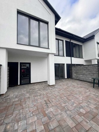 Продаж котеджу в місті - фото 1