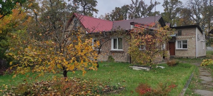 Продаж частини будинку в Ірпені з ділянкою 15 соток. - фото 1