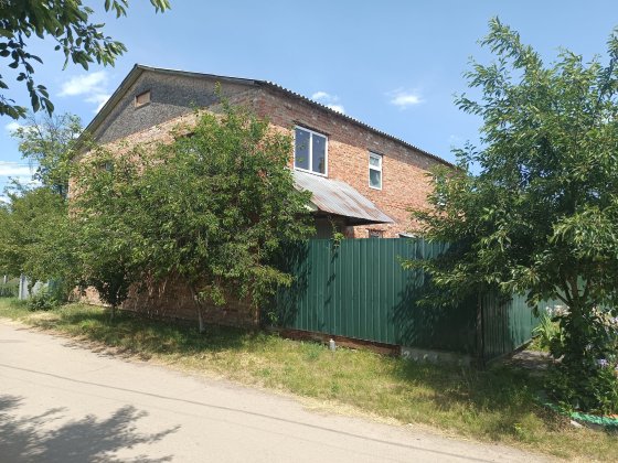 Продам просторий будинок на Добровільній Суми