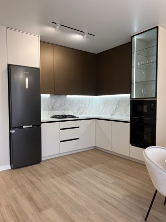 Котедж з ремонтом та усіма міськими мережами - фото 1