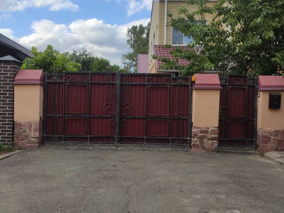 Сучасний будинок на Веретенівці Суми