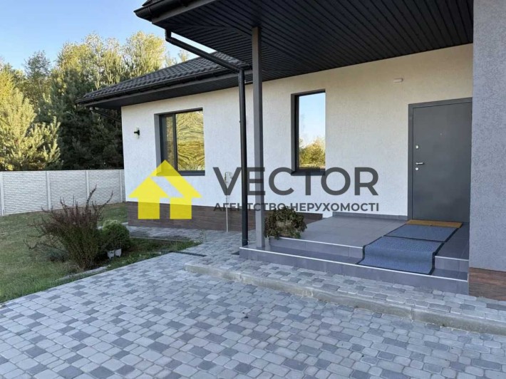 ТОРГ! Продаж котеджу під лісом з терасою та дизайнерським ремонтом! - фото 1