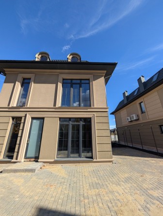 Продаж сучасного будинку - фото 1