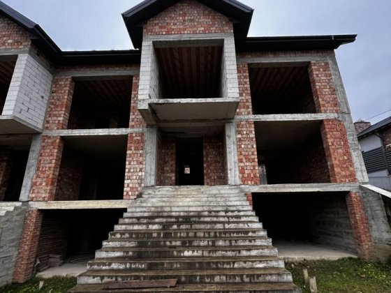 Продаж комфортного таунхауса ЗДАНИЙ В ЄКСПЛУТАЦІЮ Черновцы