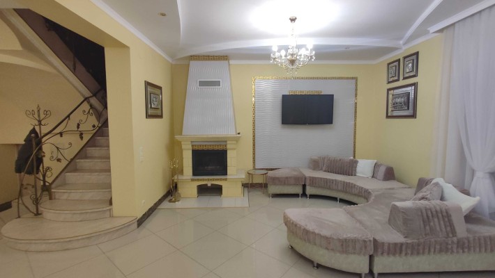 Продається комфортний будинок. Ужгород. Тихе місце. Все поруч. - фото 1