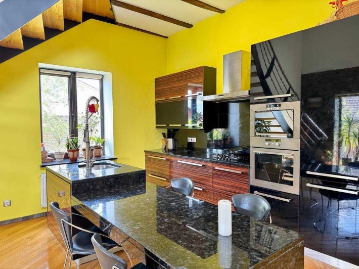 Продам приватний будинок в місті - фото 1