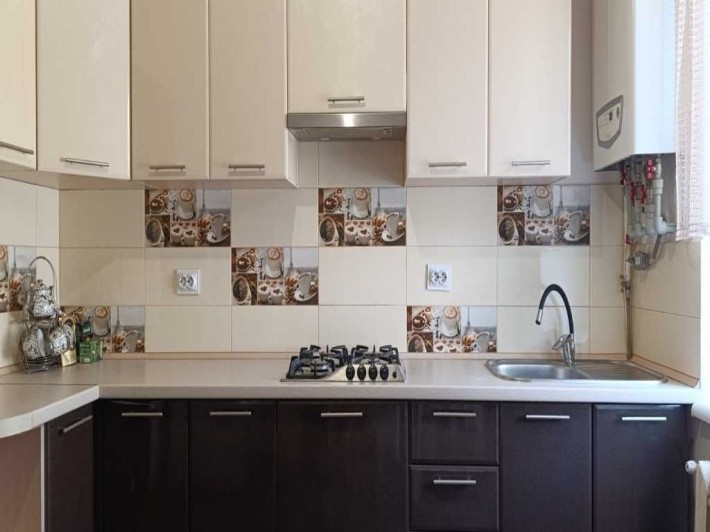 Шикарний будинок в місті. Ціна - якість. Ремонт. Гарний під'їзд. - фото 1