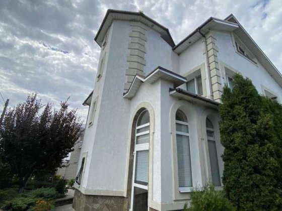 Продам шикарный дом район Горбаневка Полтава