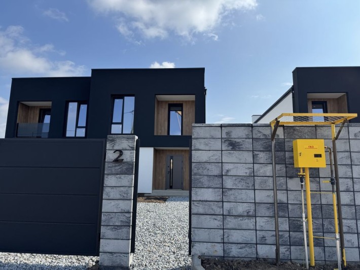 Продам котедж від забудовника на Щасливому! З внутрішніми роботами - фото 1