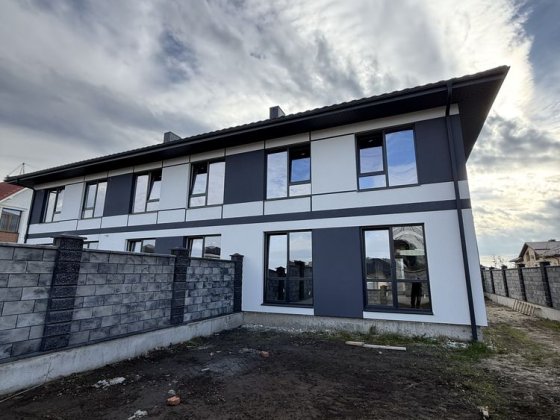 Продаж котеджу ,район Екватору. Рівне