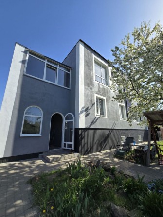 Добротний будинок \ 239 м кв \ Олександрівка - фото 1