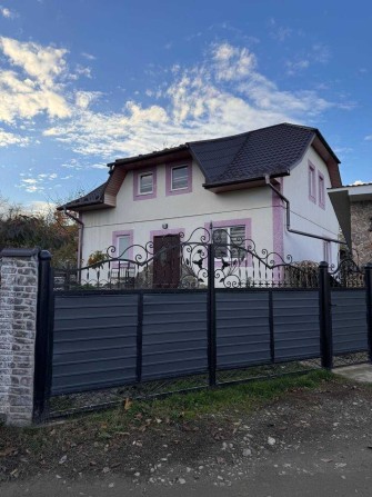 Продається будинок в Районі Кемпінгу м. Чернівці - фото 1