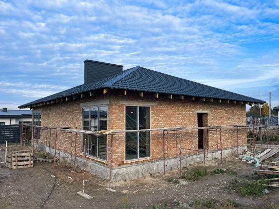 Продам котедж з комунікаціями за суперціною! Рівне