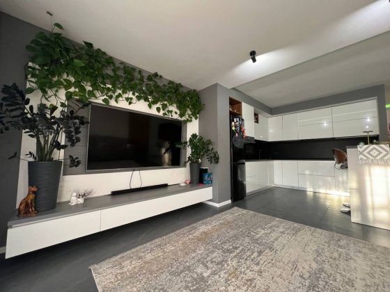 Продам Котедж з сучасним ремонтом,меблями та технікою(вул.Різдвяна) Рівне