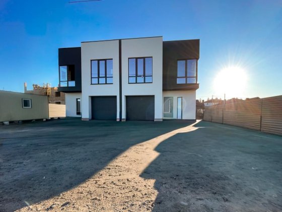 Сучасний будинок на дві сім'ї!!! Ровно