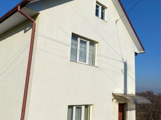 Продам дачний будинок на діл. 0,10 га, по вул. Краматорській (Цецино) Черновцы