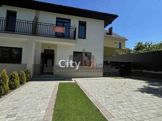 Продається кутовий таунхаус на Червениці Ужгород