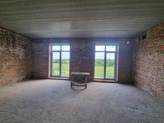 )( Продам котедж р-н Газовик Ровно