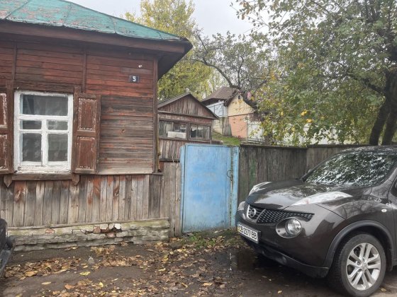 Продам старвй дом в центре города Чернігів