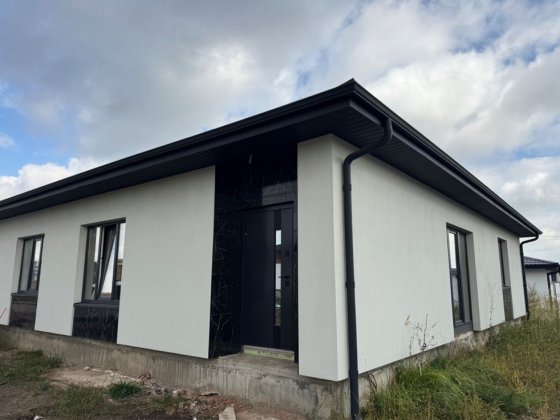 3-кімнатний котедж у місті в класній локації, 80м2, 2,3 сот Ровно