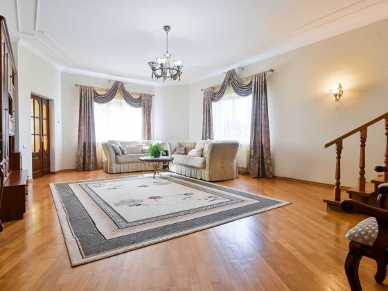 Продам Будинок майже в місті Ровно