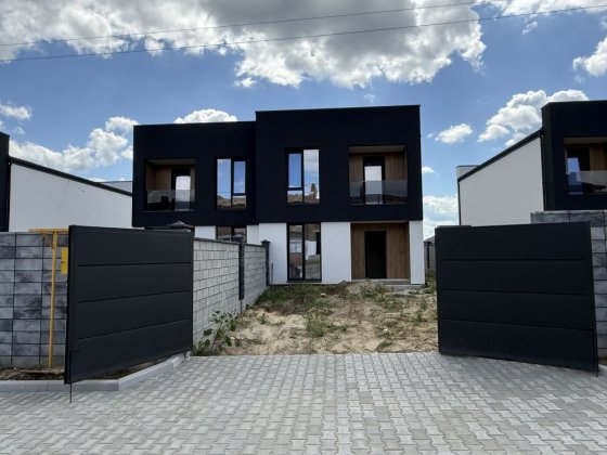 Котедж на Щасливому Ровно