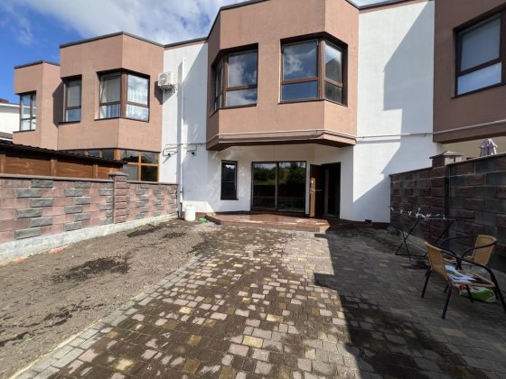 Продам котедж на Щасливому Рівне