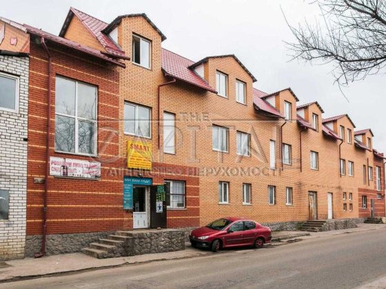 Продаж окремо стоячої будівлі 1000 м2 Киев