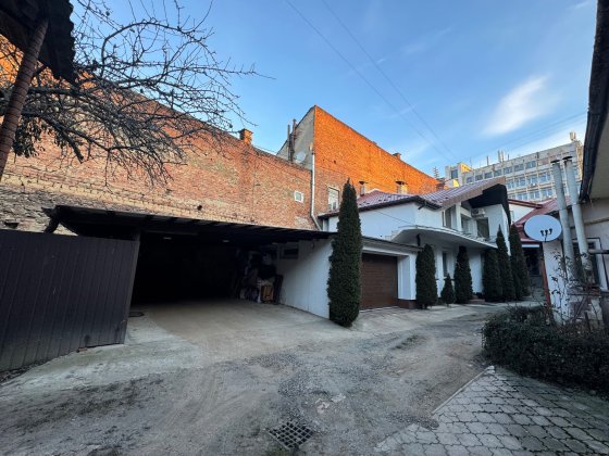 Будинок в цен рі міста Ужгород