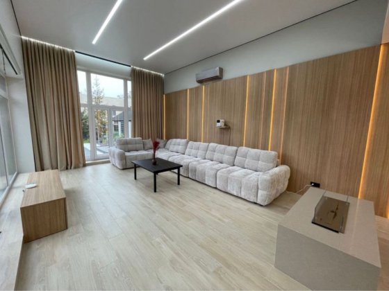 Продаж будинку в центрі міста Дизайнерський ремонт Черновцы