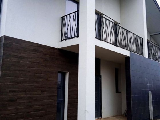 Частина котеджа на Щасливому(!) Ровно