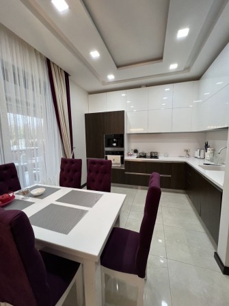 Приватний будинок з басейном - фото 1