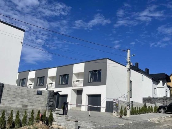 Котедж по супер ціні  в районі Червоних Гір!! Ровно