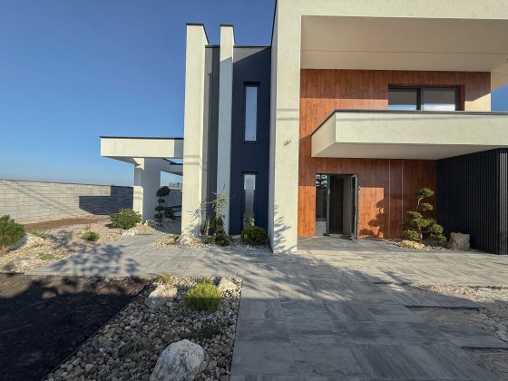 Стильний будинок, де преміум-якість поєднана з комфортом і затишком!! Ровно