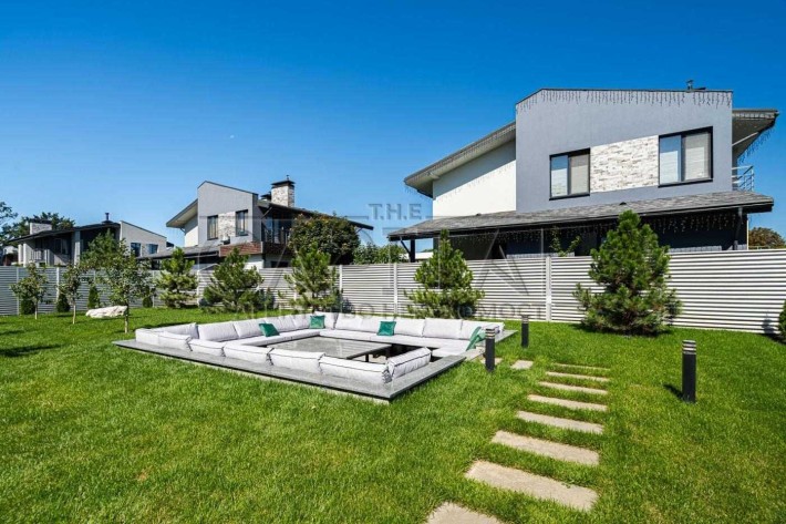 Продаж/Будинок/303 м2/КМ River Island/Дарницький район/вул. Осіння - фото 1