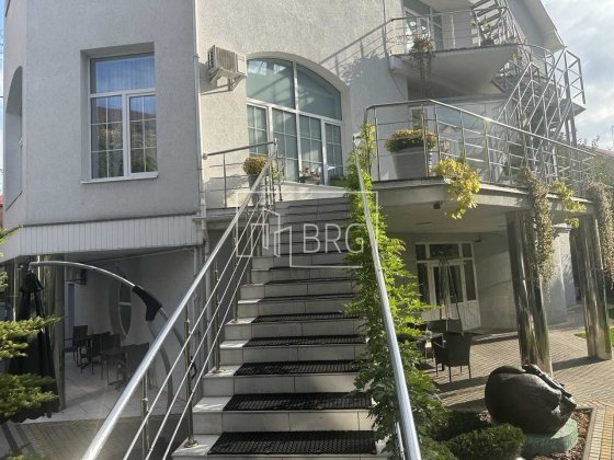 Продажа дома под жилье или бизнес Печерск центр без комиссии Київ