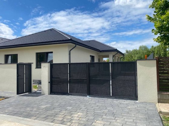 Продаж одноповерхового будинку в компотному районі Ужгород