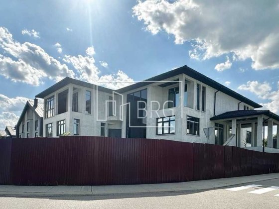 Продажа нового современного дома КГ Конык без комиссии Киев