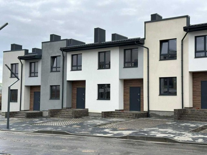 Продам двоповерховий котедж за Епіцентром!! - фото 1