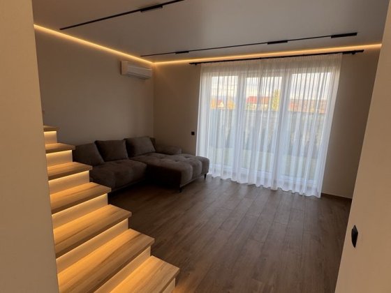 Продається сучасний таунхаус з якісним ремонтом Ужгород