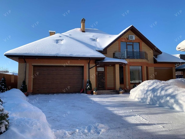 Нерухомість, два будинки, казбет. - фото 1