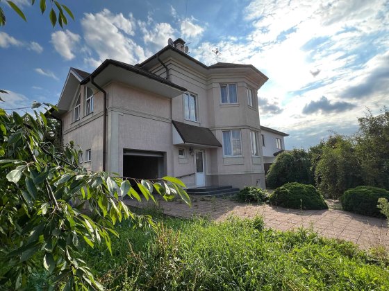 Продаж будинку з ремонтом та меблями/237м2 та 8 соток/Без комісії! Киев