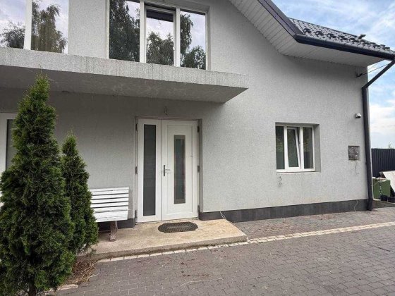 Продається половина будинку,район Гарячого Урбану Черновцы