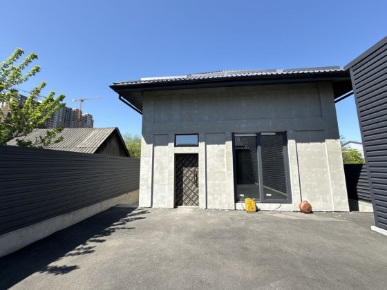 Продам котедж Метро Святошино 17 хв пішки. Вул. Улітіна. Киев