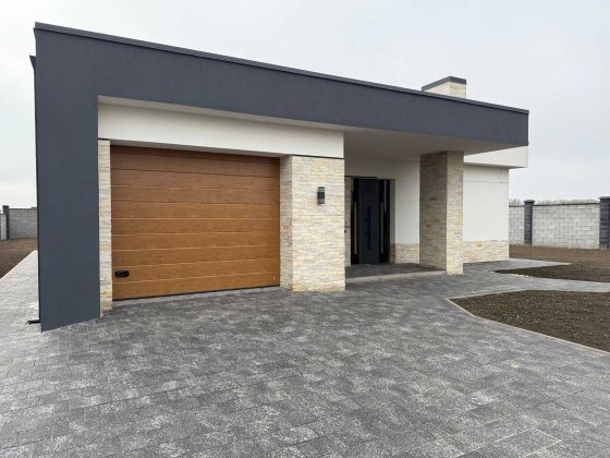 Продаж сучасного будинку з ремонтом і всіма комунікаціями Ровно