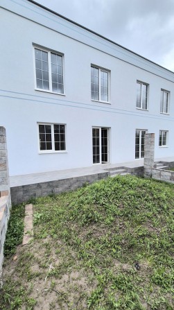 )( Котеджі неподалік центральної частини міста - фото 1