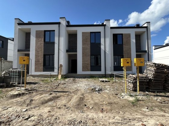 Продаж котеджа з міськими комунікаціями Ровно